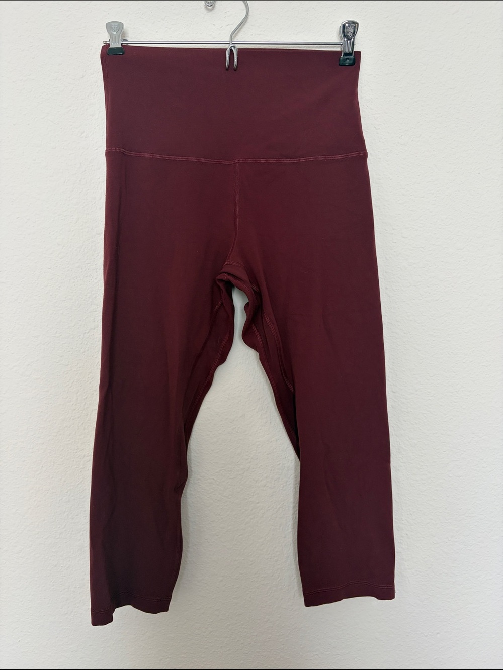 Lululemon High-Rise Burgundy Red Active Athletic Capri Leggings - Medium